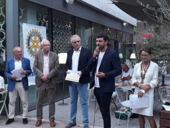 E-stella won the first prize of the contest organized by the Rotary Club.